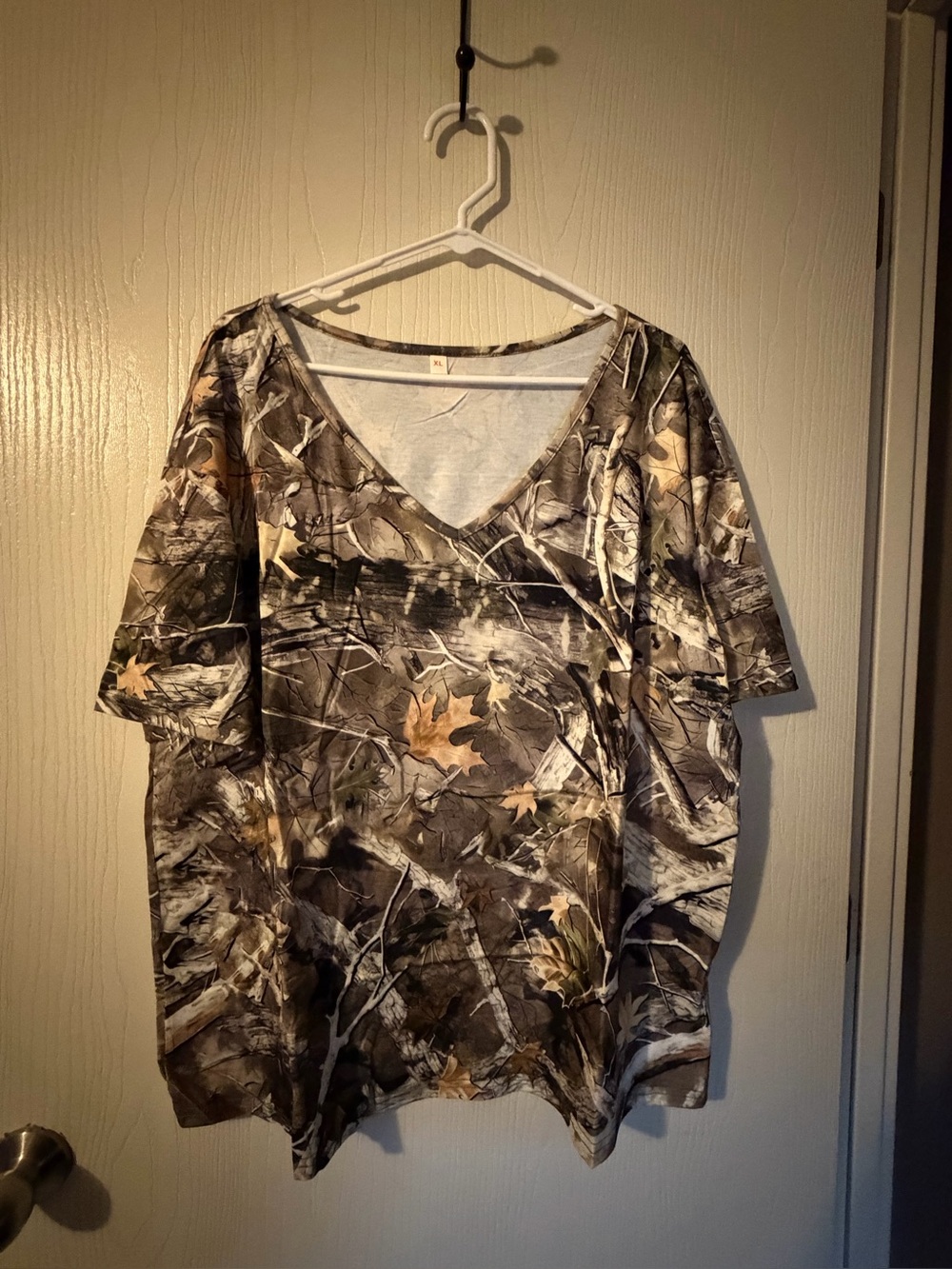 Women’s Short Sleeve V-Neck Camouflage Shirt Size XL